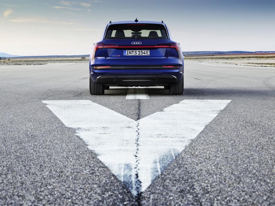  Audi e-tron S 2020 года  (WW) (фото 30 из 62)